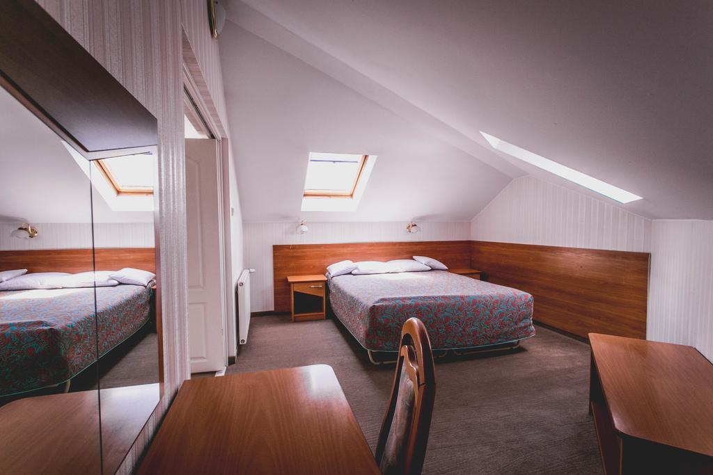 Hotel Twins Warsaw Room photo